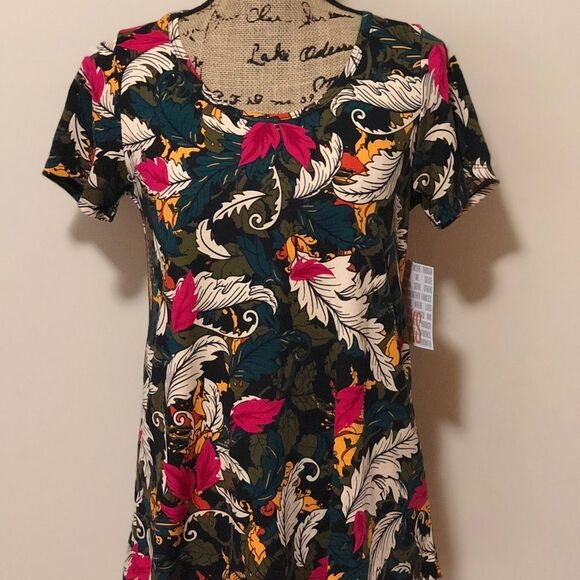 NWT Lularoe Classic T size XS. Paisley pattern. - Picture 1 of 1